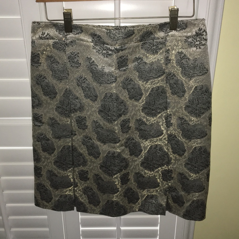 SUPER CUTE gold and black skirt from Italy